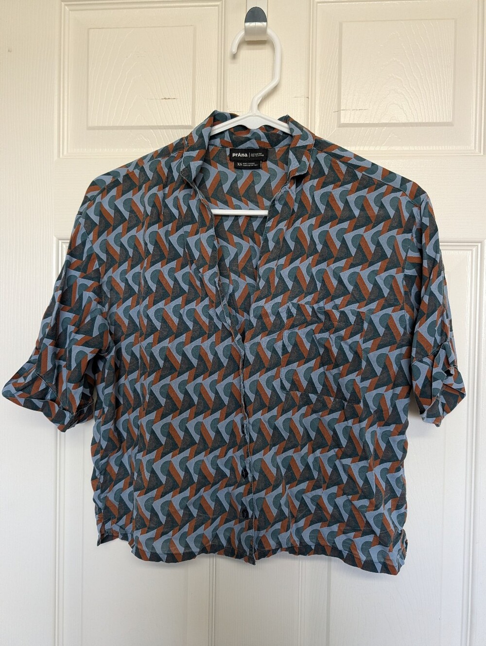 prAna Iguala Top High Tide Retro Geo Tencel Modal Camp Shirt Women's XS Cropped